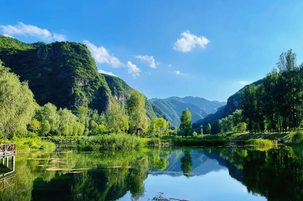 北京去延庆百里画廊旅游包车带司机一天多少钱？