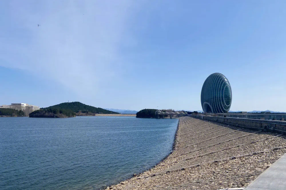 北京去怀柔雁栖湖旅游包车带司机一天多少钱？