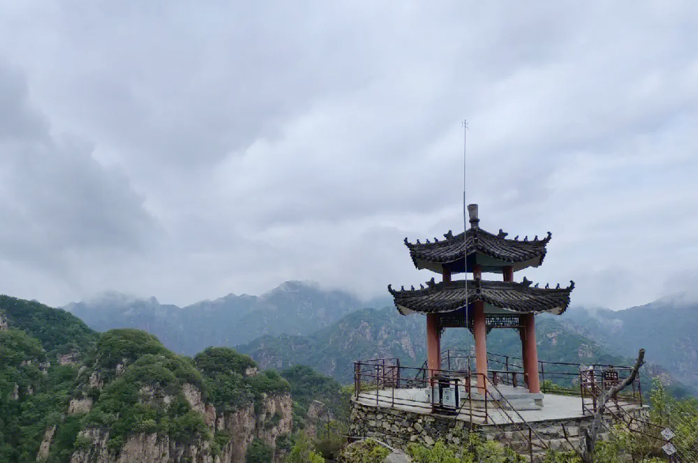 北京去平谷天云山风景区旅游包车带司机多少钱一天？