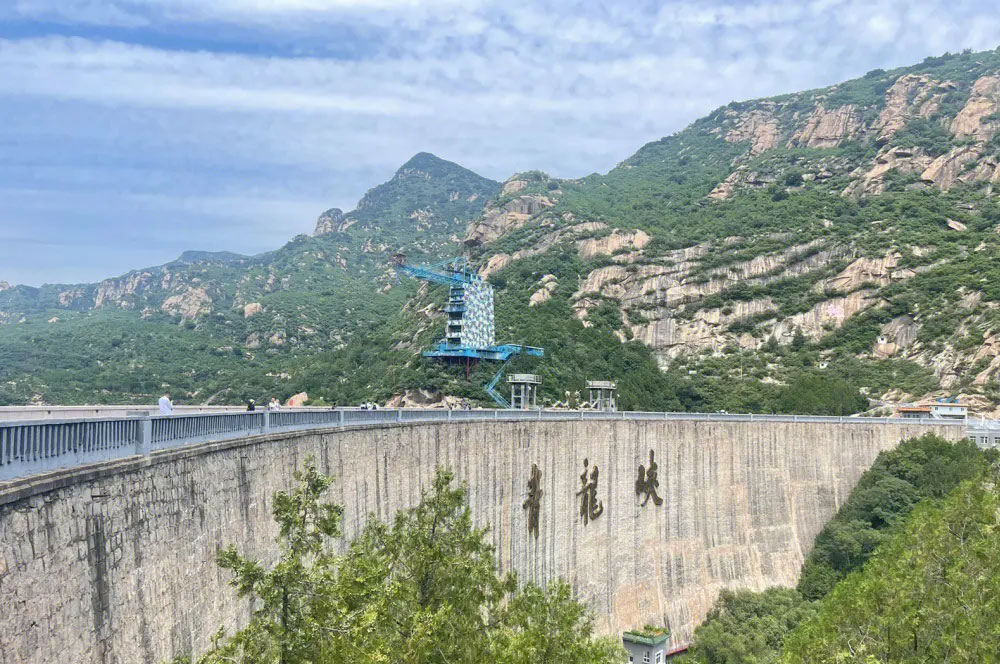 北京去怀柔青龙峡包车旅游带司机一天多少钱？