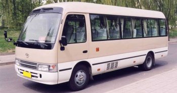 北京19座考斯特中巴车机场接送包车带司机一天多少钱？