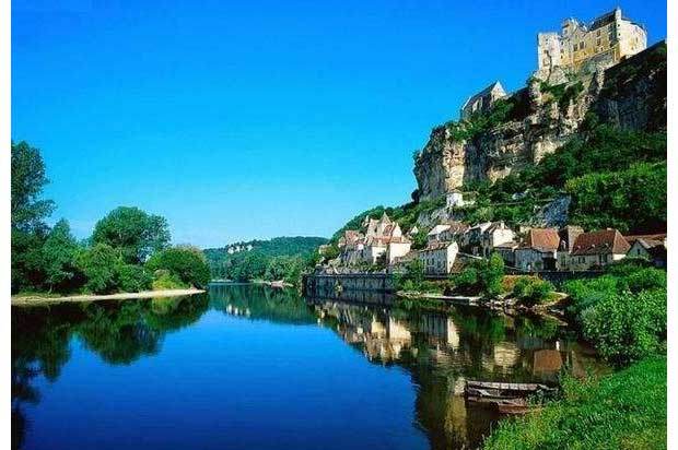 北京55座大巴到野三坡租车带司机一天多少钱_大巴包车到野三坡价格？