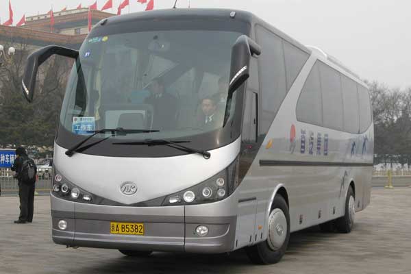 北京租49座大巴车多少钱一天_49座大巴包车带司机价格？