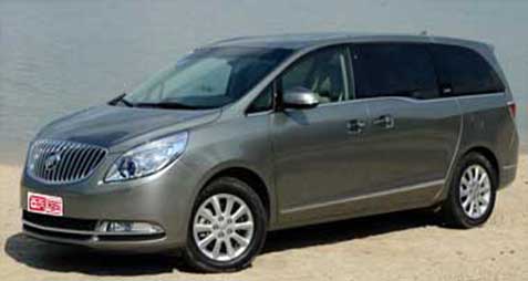 北京旅游包车租车一天租金多少钱？带司机