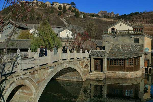 古北水镇包车,北京55座大巴包车到密云古北水镇俩日游接送费用