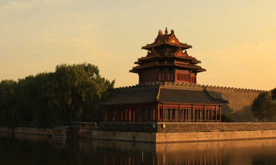 北京租车到故宫费用,北京旅游大巴包车带司机接送到故宫一天多少钱？