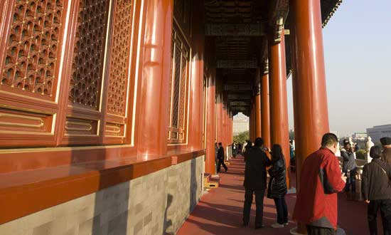 北京租车到天安门费用,北京35座旅游大巴包车带司机接送到天安门一天多少钱？