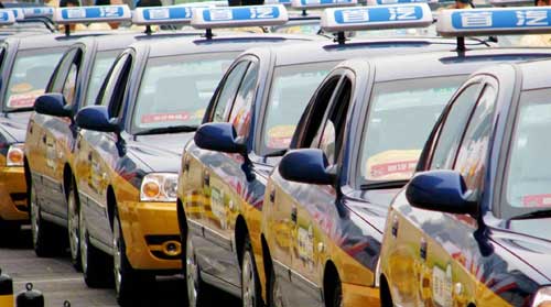 首汽租车的哥放弃生意寻失主