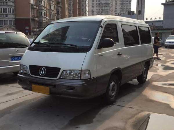 12座中巴租车机场接送带司机价格|12座中巴车接机费用