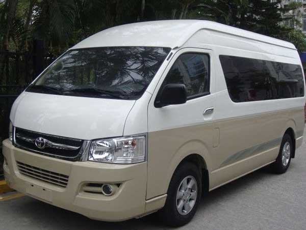 18座大巴租车机场接送带司机价格|18座大巴车接机费用