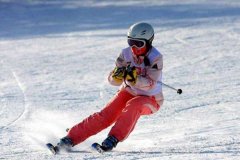 北京租车到昌平雪世界滑雪场55座商务旅游大巴租车带司机接送一天多少钱