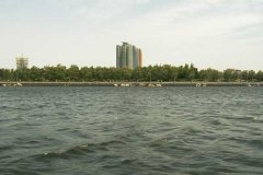 通州租车55座商务旅游大巴租车带司机接送一天多少钱？