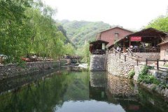 北京租车到怀柔虹鳟鱼一条沟商务旅游大巴租车带司机接送一天多少钱