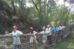 北京租车到怀柔生存岛拓展训练营商务旅游大巴租车带司机接送一天多少钱