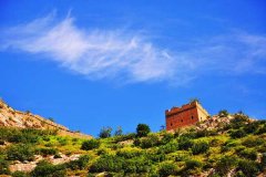 北京租车到密云白岭关风景区商务旅游大巴租车带司机接送一天多少钱？