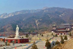 北京租车到密云黑山寺商务旅游大巴租车带司机接送一天多少钱？