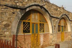 北京租车到密云小延安商务旅游大巴租车带司机接送一天多少钱？