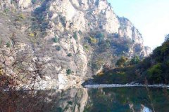 北京租车到密云云蒙峡风景区商务旅游大巴租车带司机接送一天多少钱？