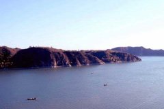 北京租车到密云密云水库商务旅游大巴租车带司机接送一天多少钱？