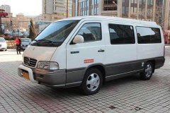 北京15座奔驰MB100接送机价格多少钱?带司机接送机一次多少钱？