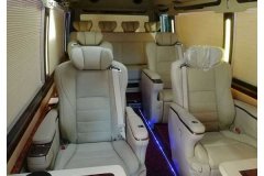 北京10座考斯特带司机多少钱一天,市内包车一天多少钱？