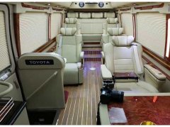 北京20座考斯特带司机多少钱一天,市内包车一天多少钱？