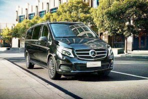 奔驰V260市内包车一天带司机多少钱？