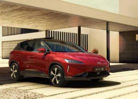 小鹏汽车与小桔车服建立战略合作框架，拓展租车、充电等业务