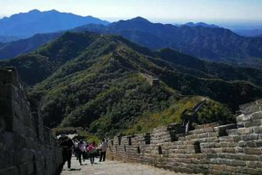 租考斯特北京发车至怀柔唐韵山庄+慕田峪长城包车两日游