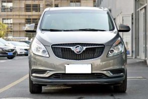 7座别克GL8豪华版租车100公里多少钱？