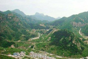 北京大巴去平谷赏桃花包天、湖洞水包车一日游多少钱？