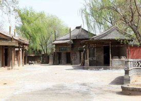 北京去怀柔影视基地包旅游大巴包车一天多少钱？