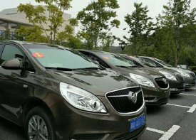 北京带京牌商务车长租多少钱？